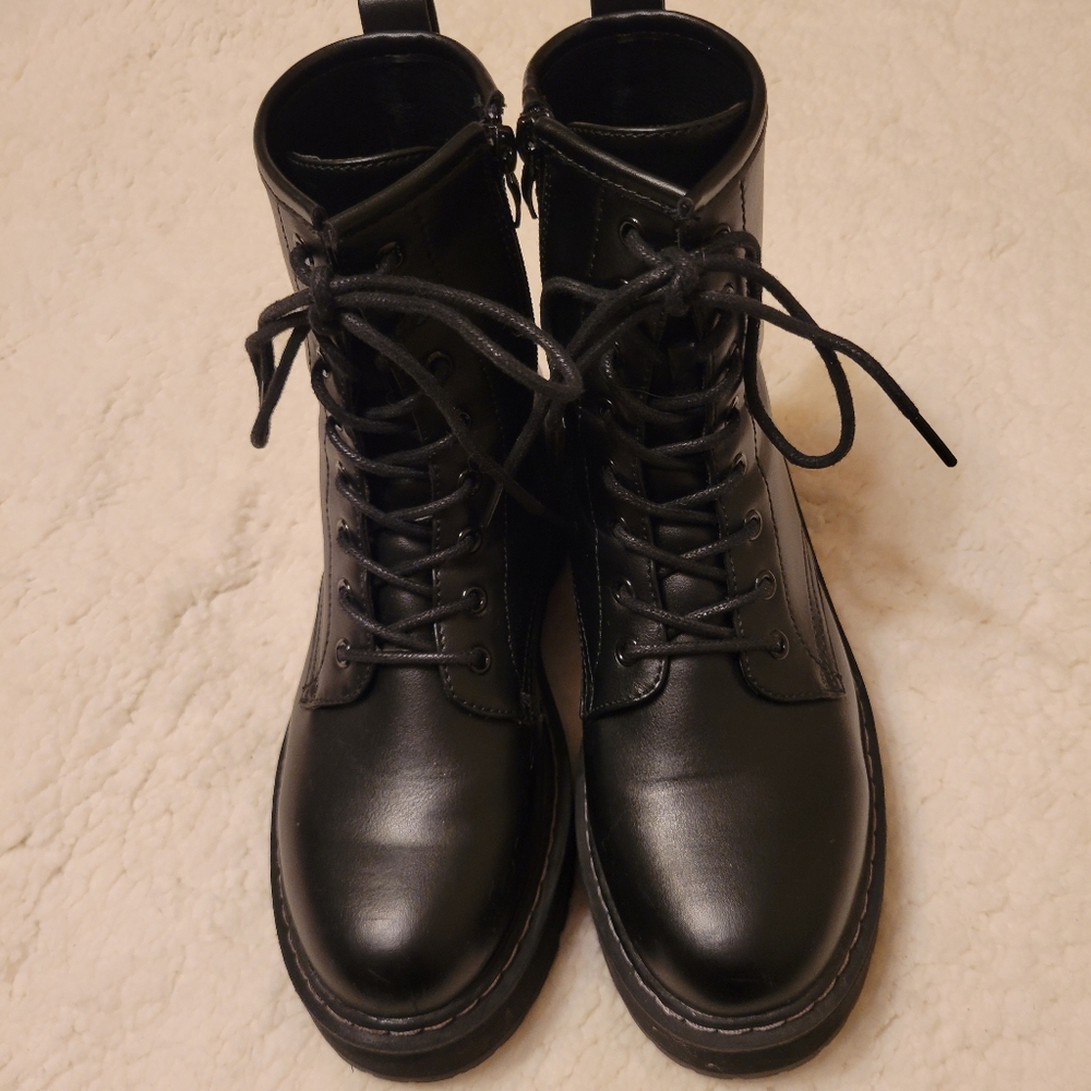 Steve Madden Betty black booties